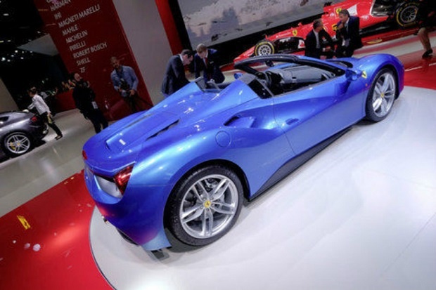 Ferrari Menyapa Para Konsumen Dengan Model 488 Spider Terbarunya