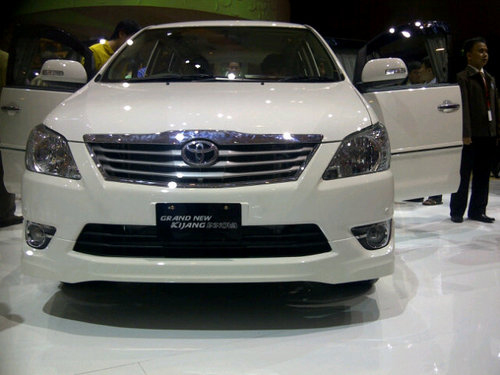 Exterior Grand New Toyota Kijang Innova