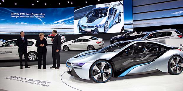 Kini, Toyota mengembangkan baterai lithium ion untuk mobil listrik BMW.