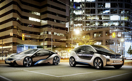 Kini, Toyota mengembangkan baterai lithium ion untuk mobil listrik BMW.