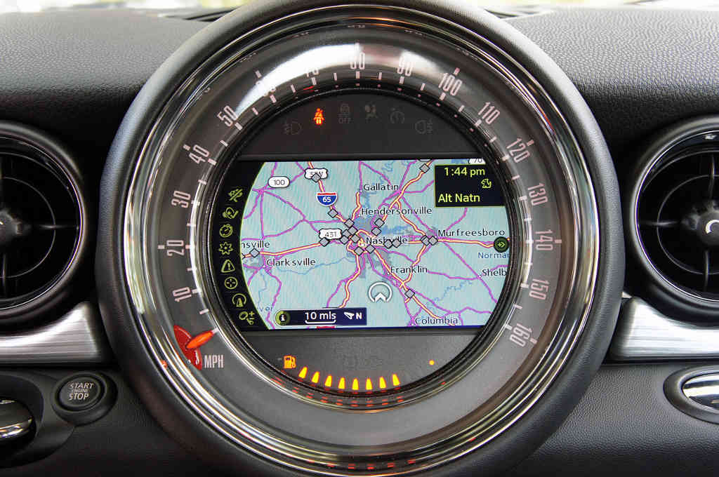 Speedometer with miles per hour reading, juga Brake-pad wear indicator
