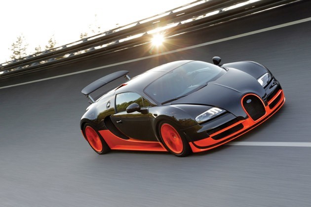 Bugatti Veyron Super Sport. Mobil seharga US$ 2,6 juta atau Rp23,4 miliar