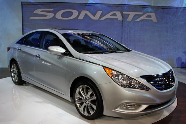 Hyundai Sonata Perkiraan Harga: US$20.455 (Rp184 juta)