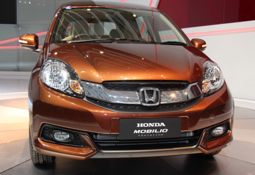 Honda Mobilio tampak depan