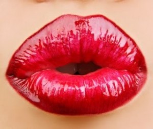 Tips Memerahkan Bibir Seksi