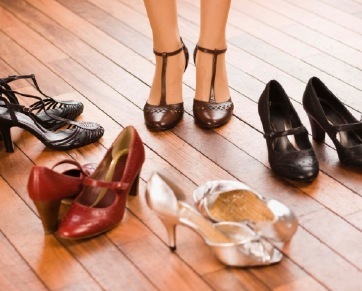 5 Tips Memilih Model Sepatu Bagi Si Betis Besar